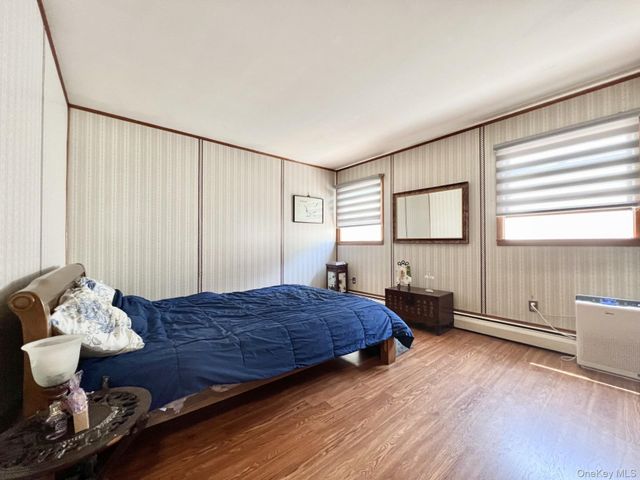 7 Hope Lane, Hicksville, NY 11801