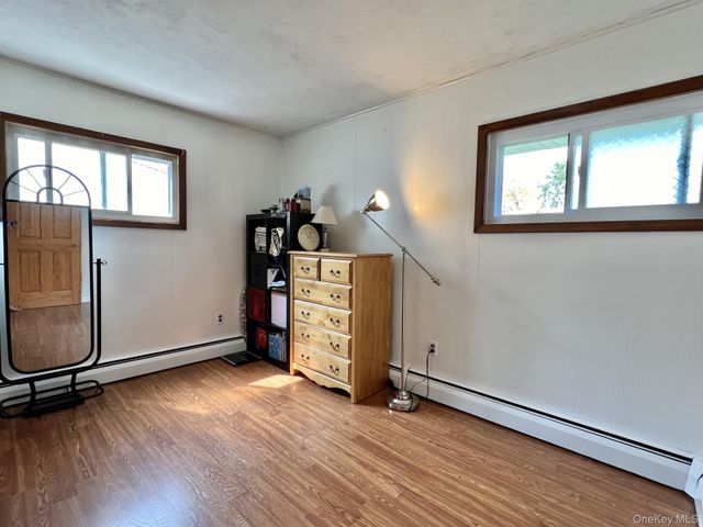 7 Hope Lane, Hicksville, NY 11801