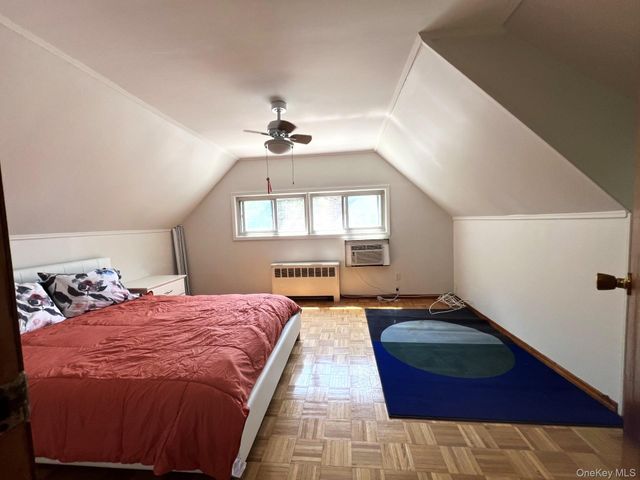 7 Hope Lane, Hicksville, NY 11801