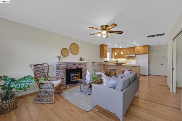 38573 Farwell Dr, Fremont, CA 94536