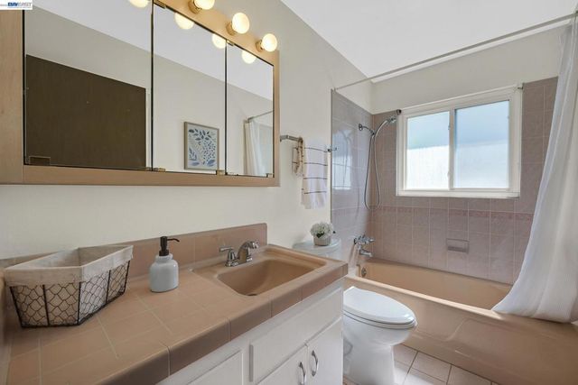 38573 Farwell Dr, Fremont, CA 94536