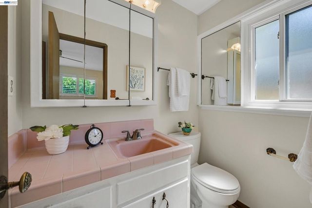 38573 Farwell Dr, Fremont, CA 94536