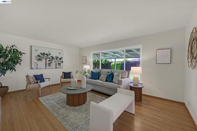 38573 Farwell Dr, Fremont, CA 94536