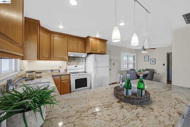 38573 Farwell Dr, Fremont, CA 94536