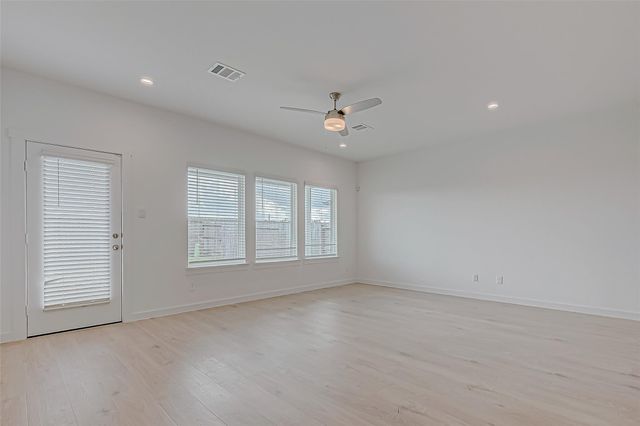 1643 Solana Drive, Fresno, TX 77545