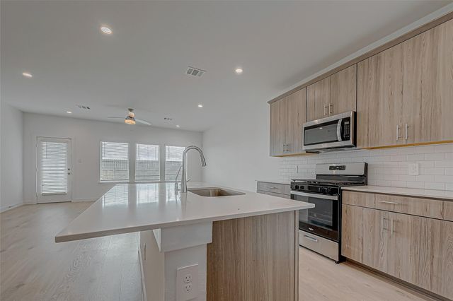 1643 Solana Drive, Fresno, TX 77545