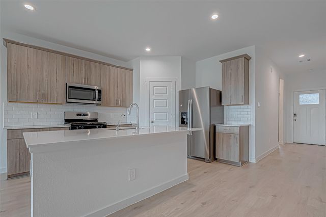 1643 Solana Drive, Fresno, TX 77545