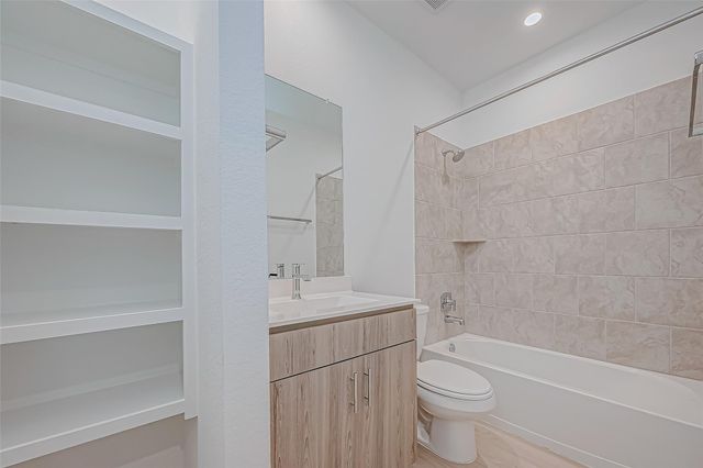 1643 Solana Drive, Fresno, TX 77545