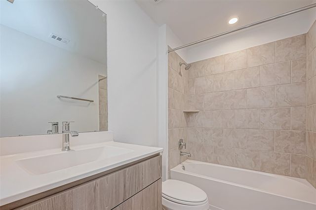 1643 Solana Drive, Fresno, TX 77545