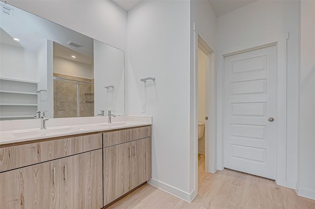 1643 Solana Drive, Fresno, TX 77545