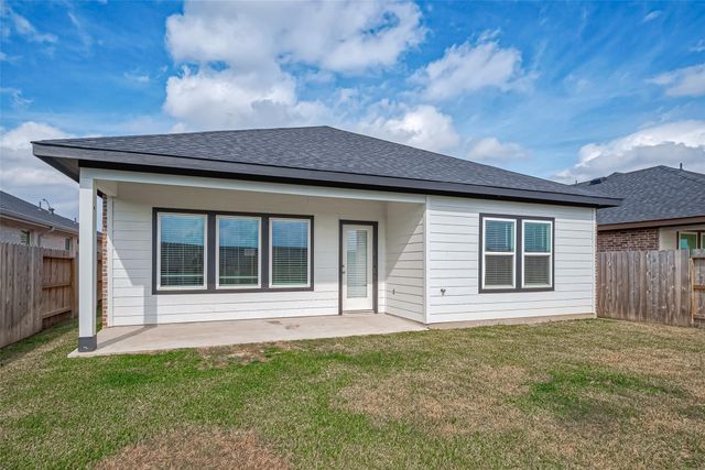 1643 Solana Drive, Fresno, TX 77545