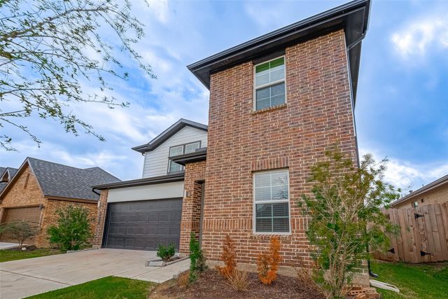 1643 Solana Drive, Fresno, TX 77545