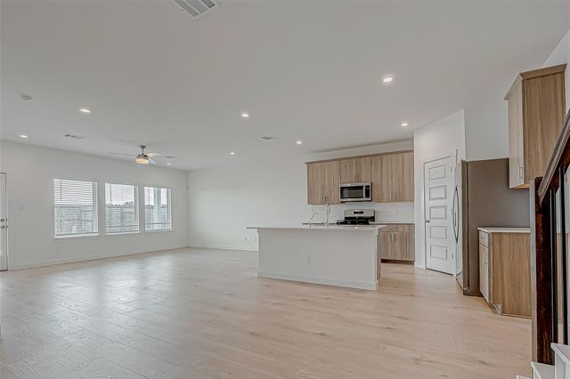 1643 Solana Drive, Fresno, TX 77545