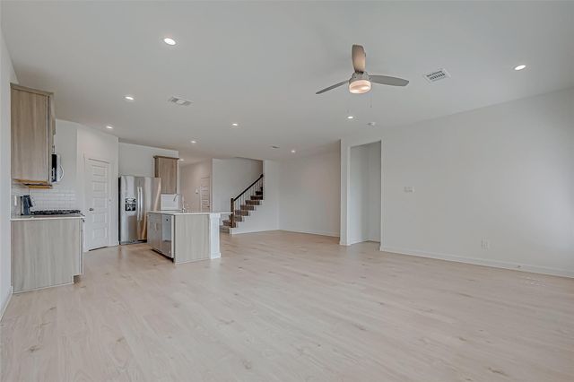 1643 Solana Drive, Fresno, TX 77545