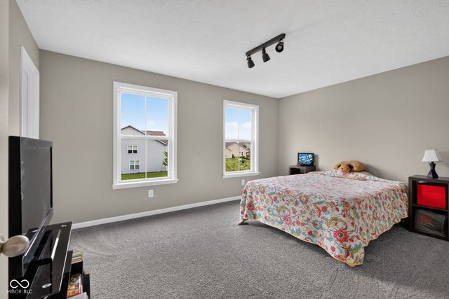 10608 Kensington Lane, Fortville, IN 46040