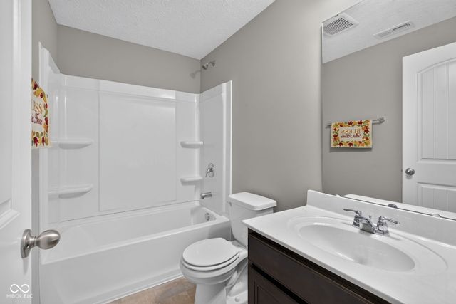 10608 Kensington Lane, Fortville, IN 46040