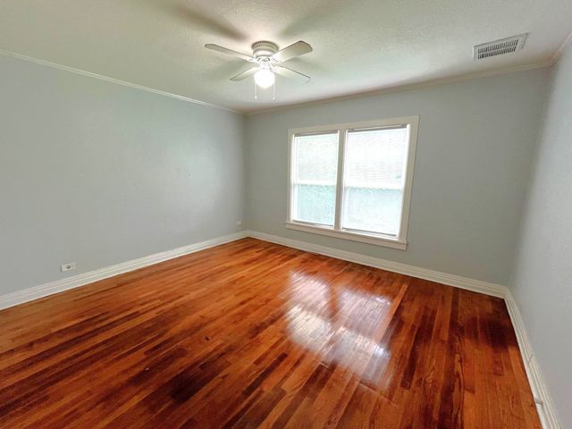 1322 W Bond Street, Denison, TX 75020
