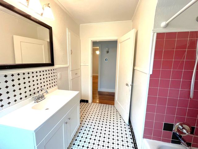 1322 W Bond Street, Denison, TX 75020