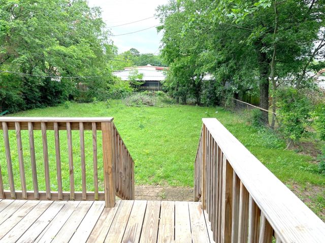 1322 W Bond Street, Denison, TX 75020