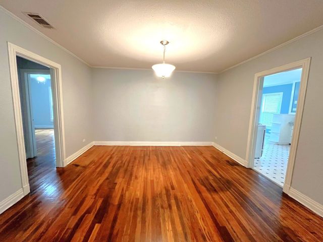 1322 W Bond Street, Denison, TX 75020