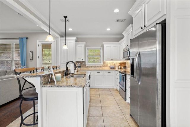 25 W Crockett, Sumrall, MS 39482