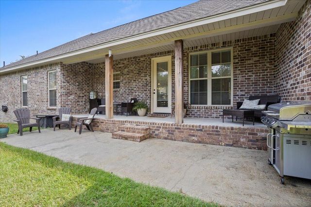 25 W Crockett, Sumrall, MS 39482