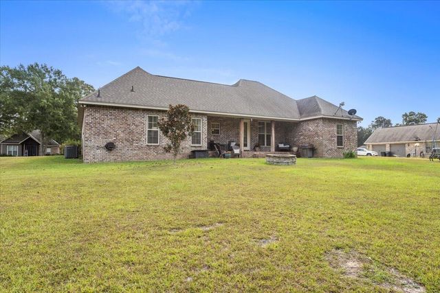 25 W Crockett, Sumrall, MS 39482
