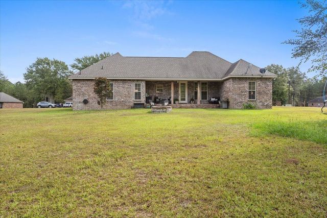 25 W Crockett, Sumrall, MS 39482