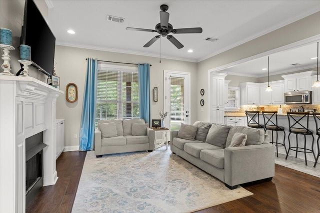 25 W Crockett, Sumrall, MS 39482