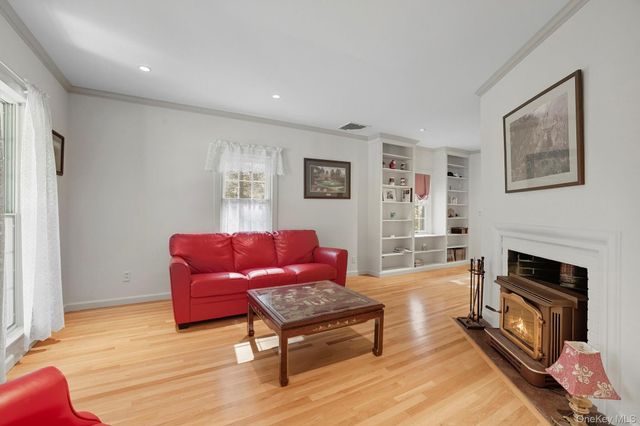 122 Harriman Road, Mount Kisco, NY 10549