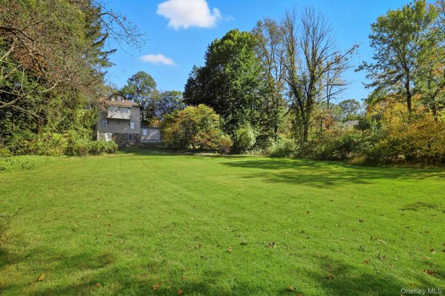 122 Harriman Road, Mount Kisco, NY 10549