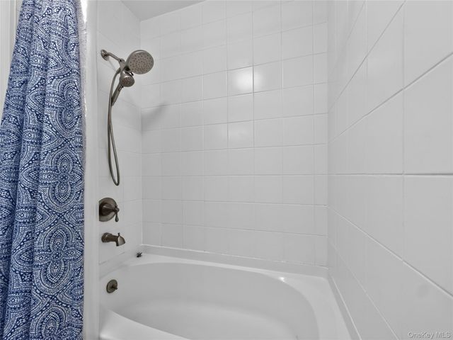26 Cooper Road 414, Poughkeepsie, NY 12603