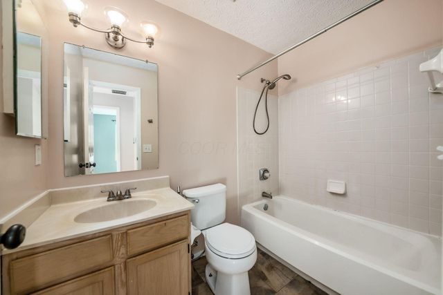 5804 Oldenburgh Way, Dublin, OH 43016