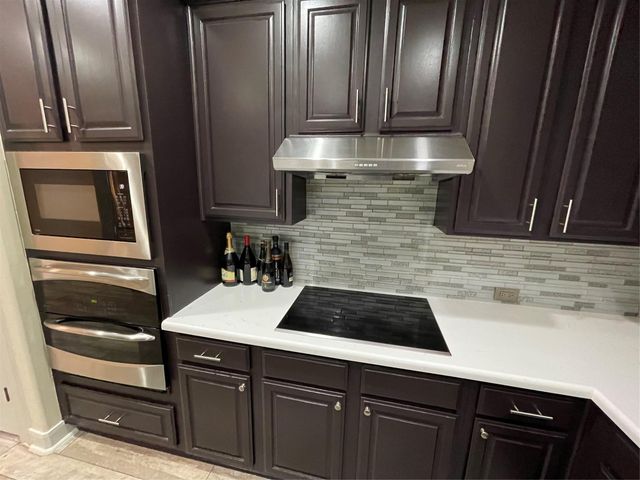 1759 Lakeside Enclave Drive, Houston, TX 77077