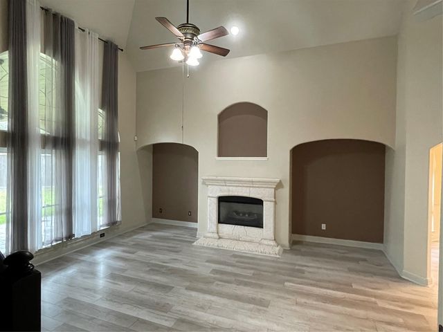 1759 Lakeside Enclave Drive, Houston, TX 77077