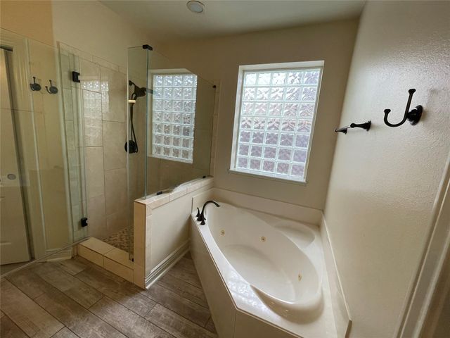 1759 Lakeside Enclave Drive, Houston, TX 77077