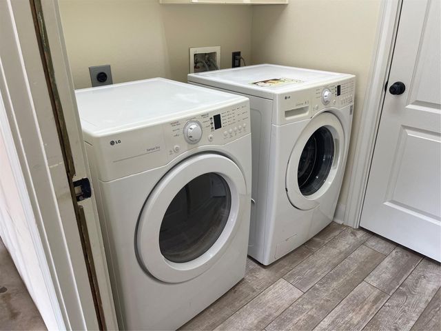 1759 Lakeside Enclave Drive, Houston, TX 77077