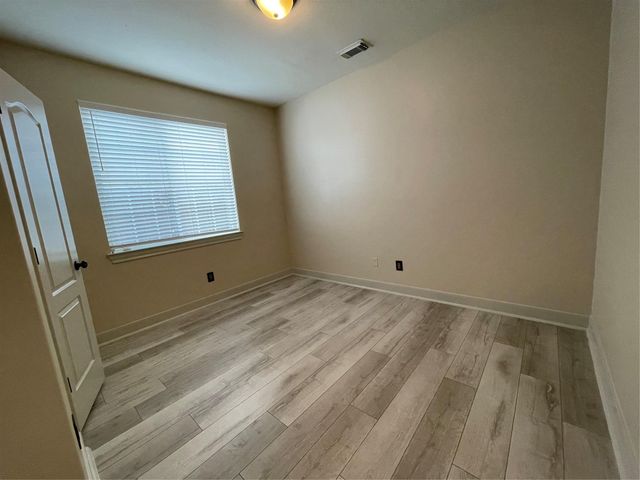 1759 Lakeside Enclave Drive, Houston, TX 77077