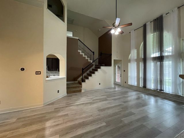 1759 Lakeside Enclave Drive, Houston, TX 77077