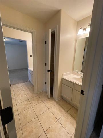 1759 Lakeside Enclave Drive, Houston, TX 77077