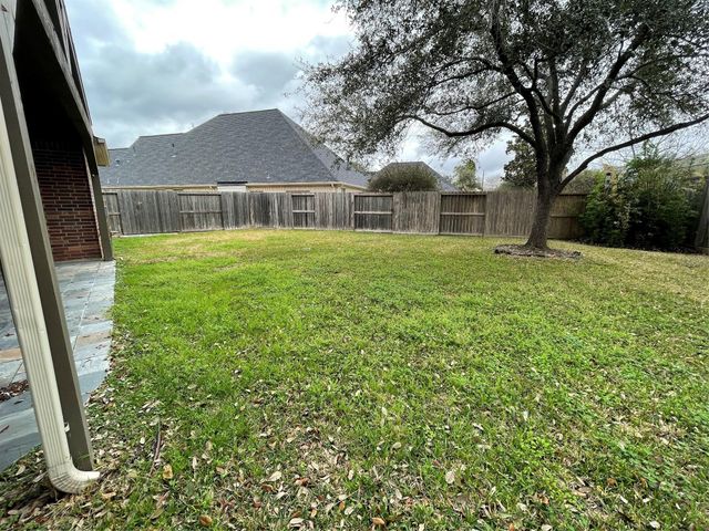 1759 Lakeside Enclave Drive, Houston, TX 77077