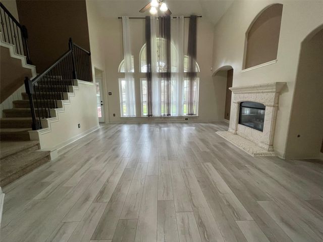 1759 Lakeside Enclave Drive, Houston, TX 77077