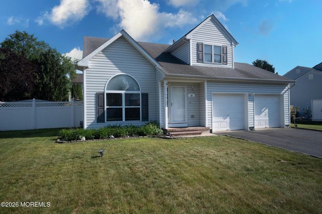 23 Grand Teton Avenue, Howell, NJ 07731