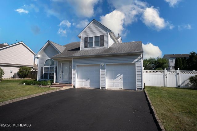 23 Grand Teton Avenue, Howell, NJ 07731