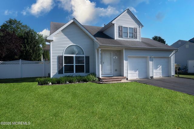 23 Grand Teton Avenue, Howell, NJ 07731