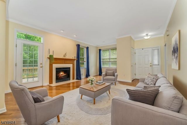 76 Samson Dr, Raritan Twp., NJ 08822