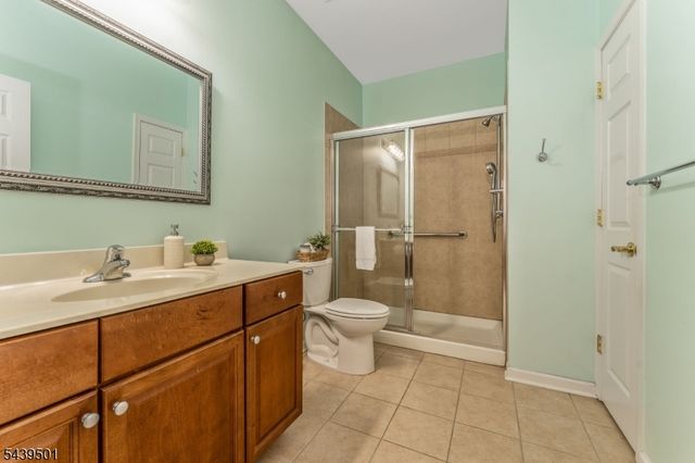 76 Samson Dr, Raritan Twp., NJ 08822