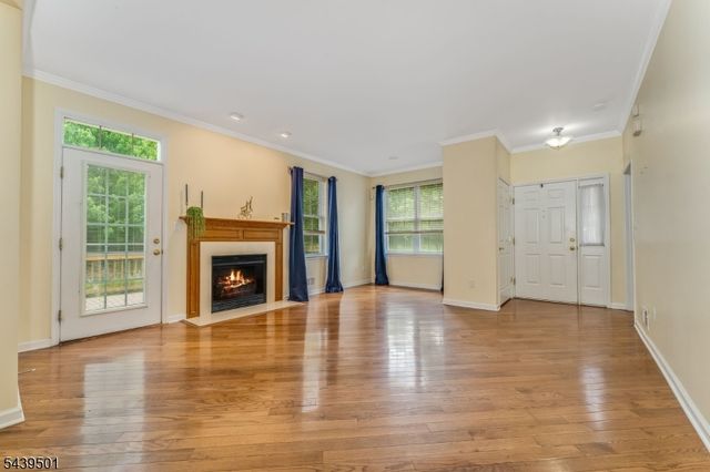 76 Samson Dr, Raritan Twp., NJ 08822