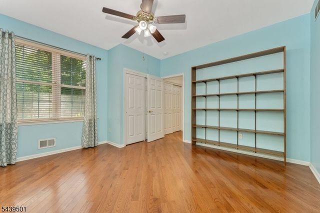 76 Samson Dr, Raritan Twp., NJ 08822