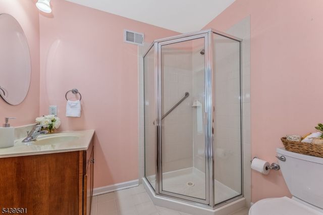 76 Samson Dr, Raritan Twp., NJ 08822